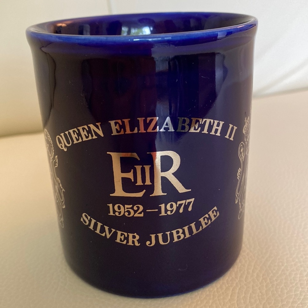 Queen Elizabeth II Silver Jubilee Mug